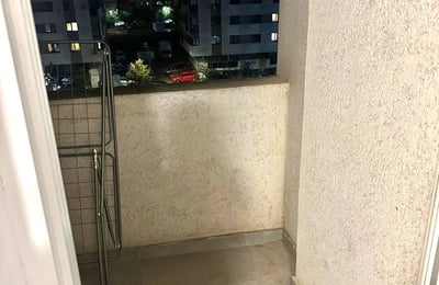 Location d’un appartement accueillant avec balcon, secteur 6, Chiajna, Bucarest, Roumanie